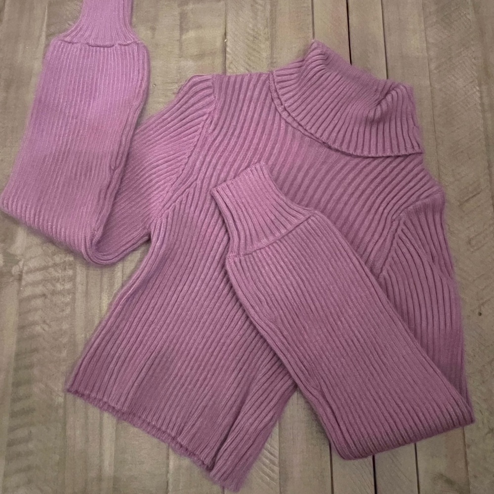 NWT! Forever 21 Plum/Purple/Grape Ribbed Turtleneck Sweater with Cutout on Back